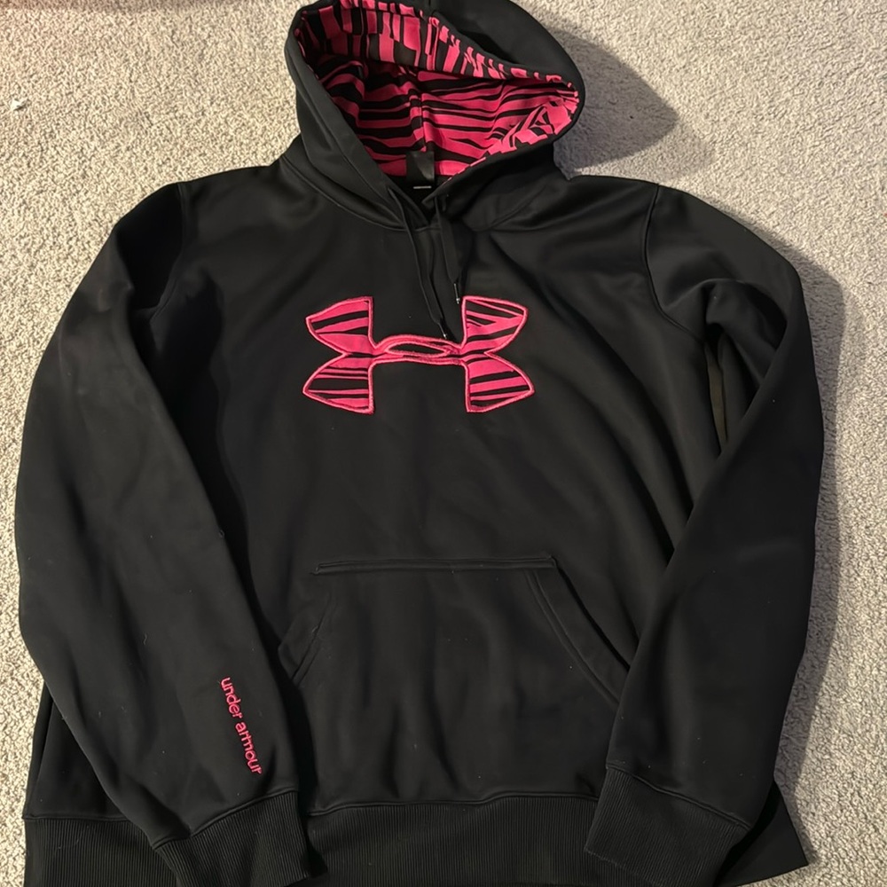 Under armor stitched logo fleece hoodie